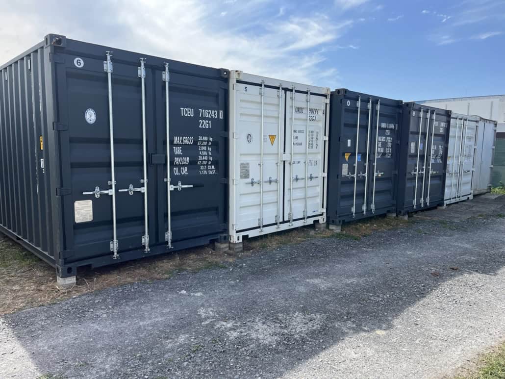 Container Fronten mit Verschlüssen bei Baader Container Philippsburg