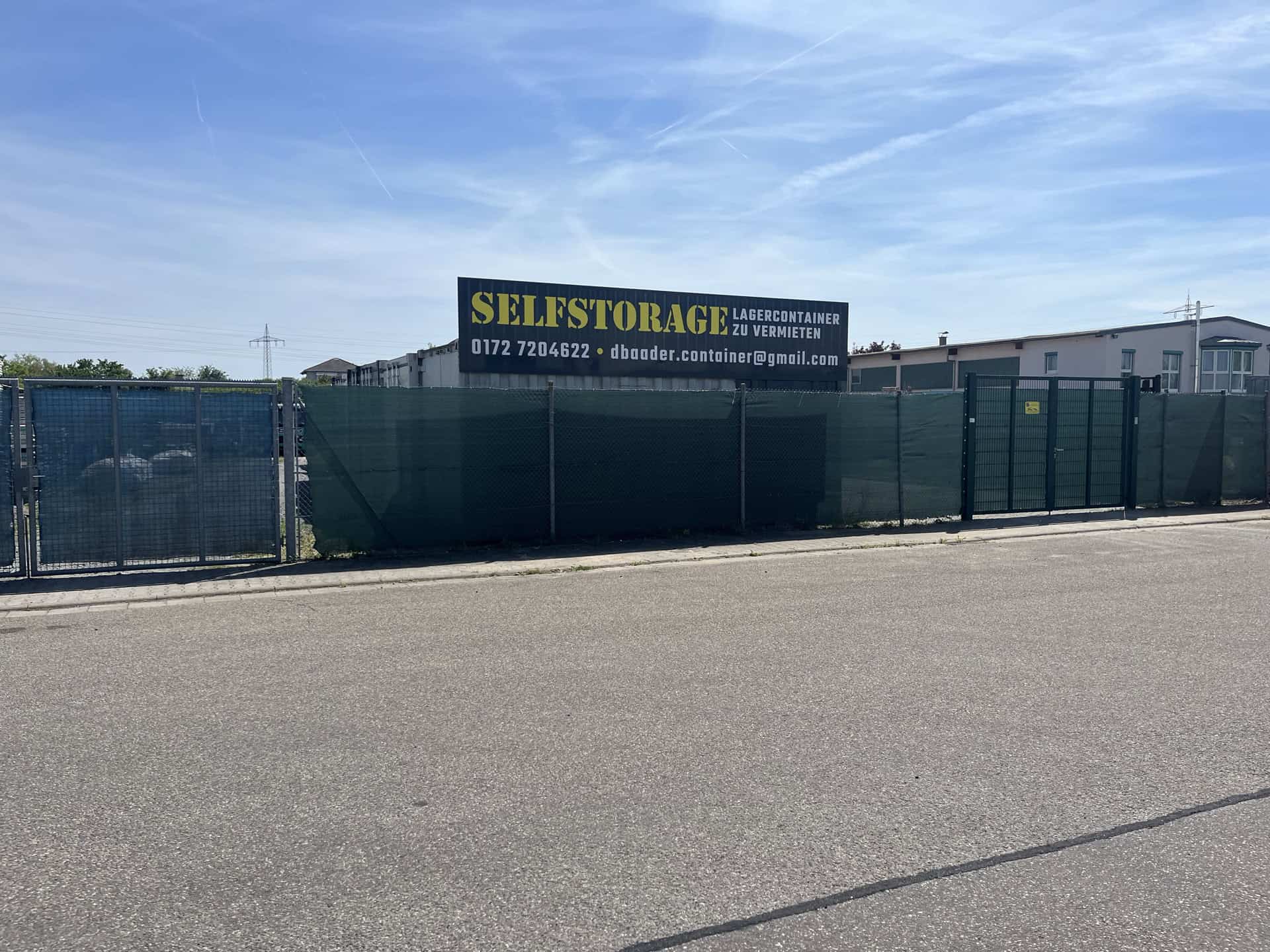 Selfstorage Standort Baader Container in Philippsburg mit Werbeschild